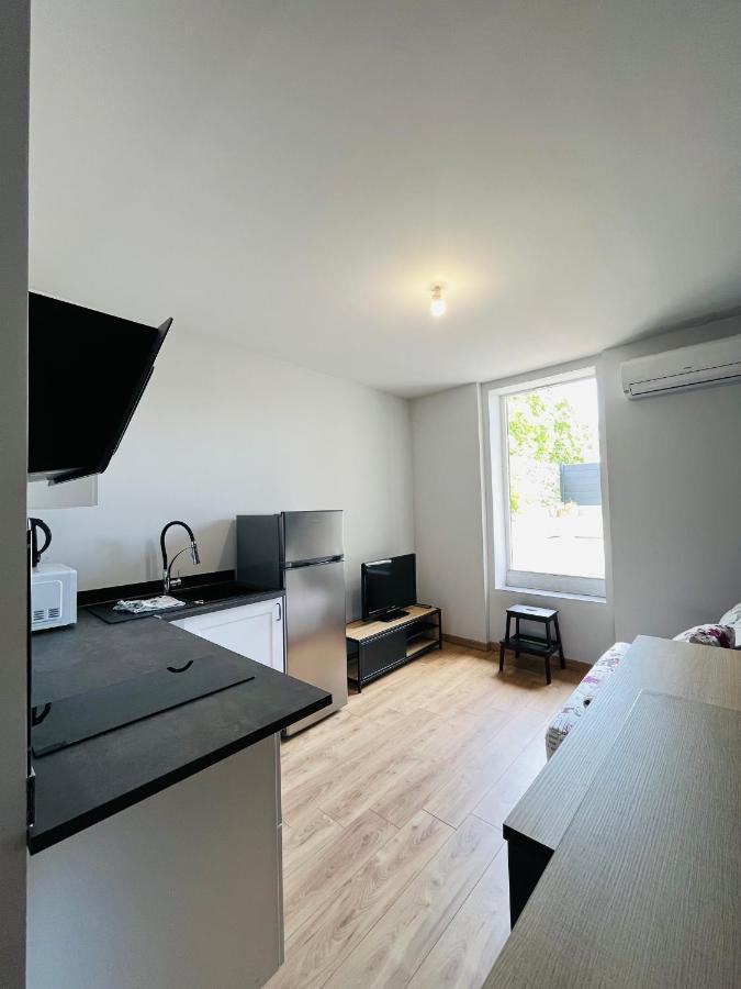 Chez Oma I 1 Appartement Independant Opi I 3 Chambres Privatives Avec Salle D Eau Et Salon Commun Cuisine Commune Wc Commun Patio Commun Awinion Zewnętrze zdjęcie