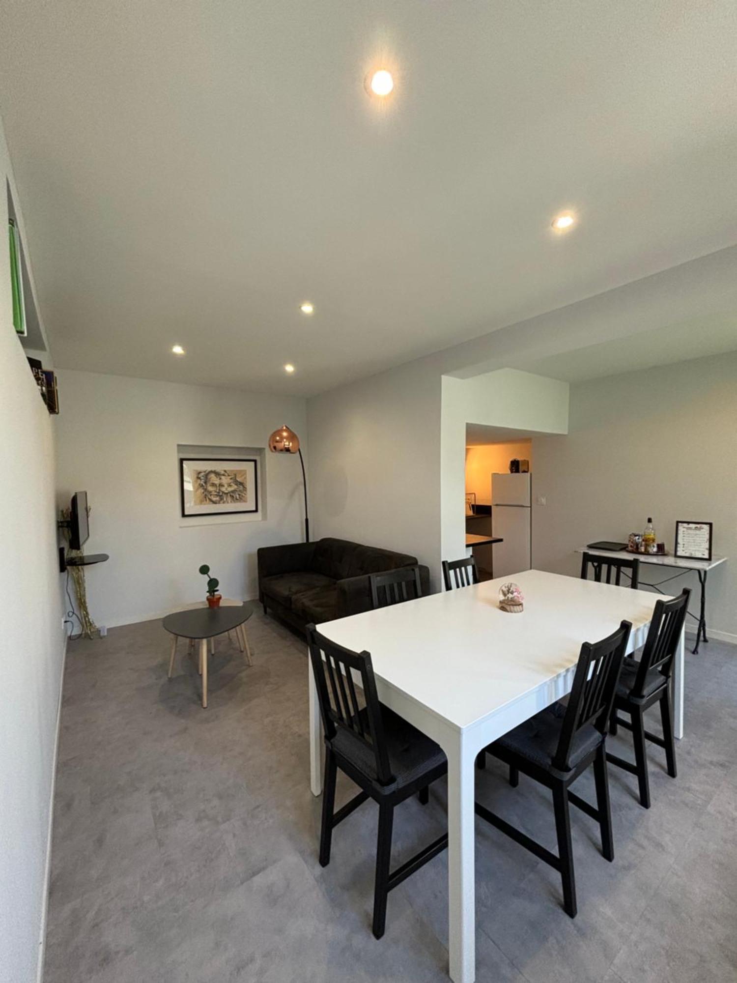 Chez Oma I 1 Appartement Independant Opi I 3 Chambres Privatives Avec Salle D Eau Et Salon Commun Cuisine Commune Wc Commun Patio Commun Awinion Zewnętrze zdjęcie